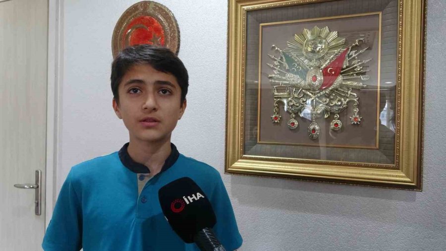 Okul Koridorunda Para Buldu, Aklına İlk Gelen Hadisle Öğretmenler Odasının Yolunu Tuttu