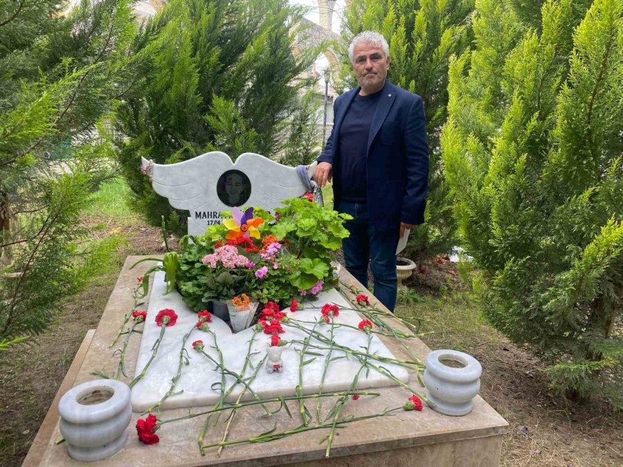 Köpek Saldırısıyla Hayalleri Yarım Kalan 10 Yaşındaki Mahra’ya Mezarı Başında Buruk Anma