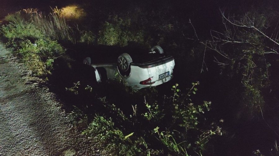 Antalya’da Otomobil Sulama Kanalına Uçtu, Sürücüsü Kayıplara Karıştı