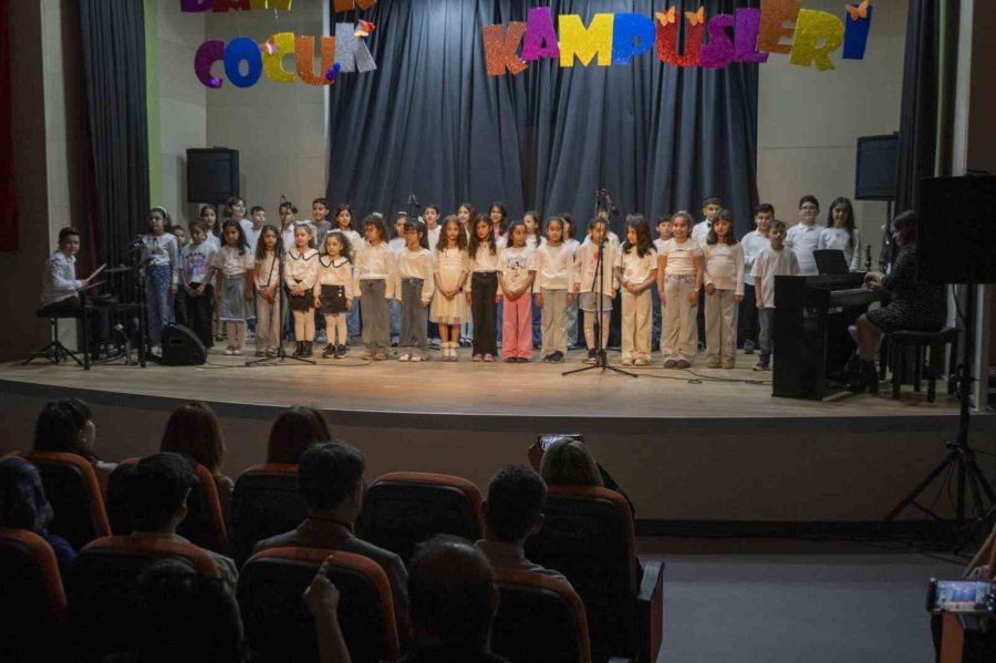 Minik Yetenekler Sahne Aldı, Bahar Şenliği Renkli Geçti