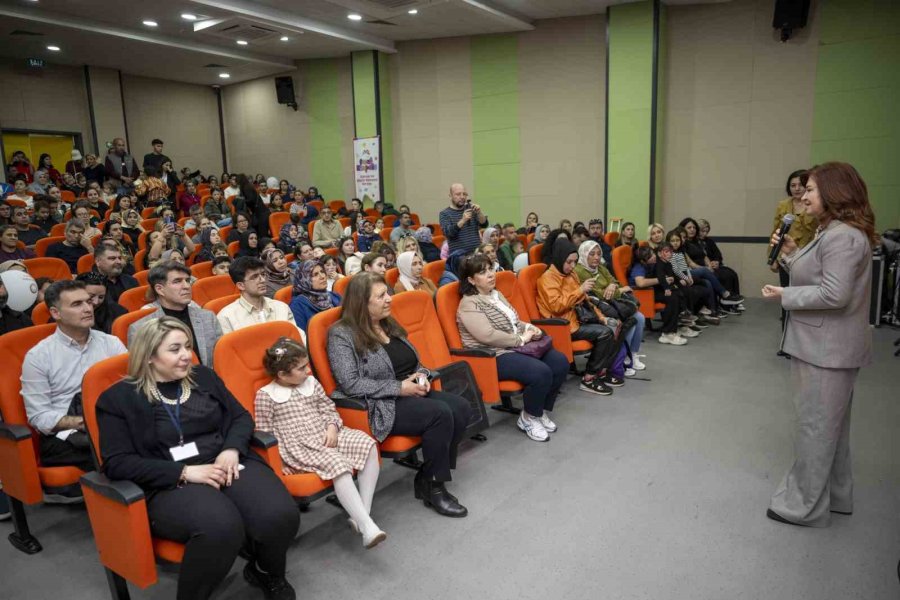 Minik Yetenekler Sahne Aldı, Bahar Şenliği Renkli Geçti