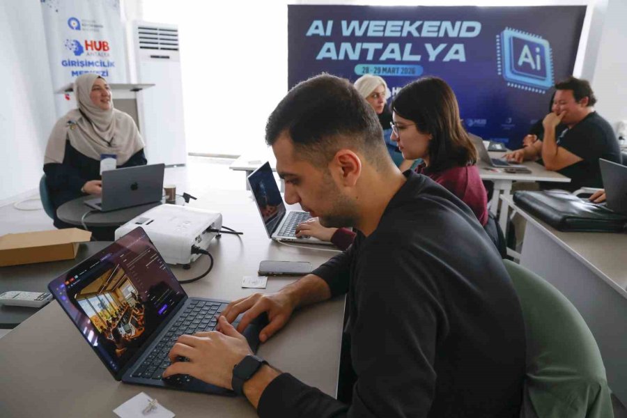 Büyükşehir’den Teknoloji Meraklısı Gençlere Yapay Zeka Eğitimi