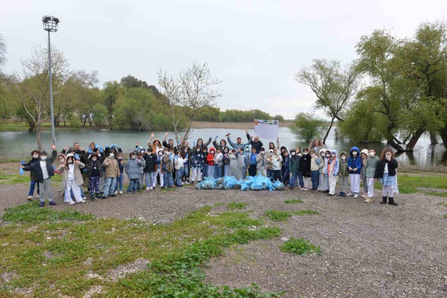 Asat Farklı Yaş Gruplarına Suyun Önemini Anlatıyor