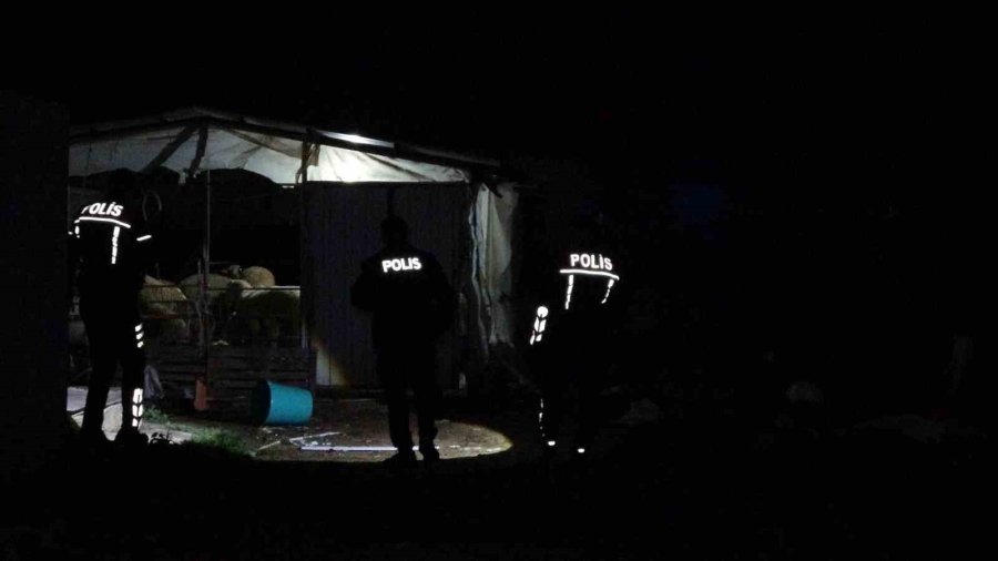 Genç Kadın Evde Silahla Göğsünden Vurulmuş Halde Ölü Bulundu