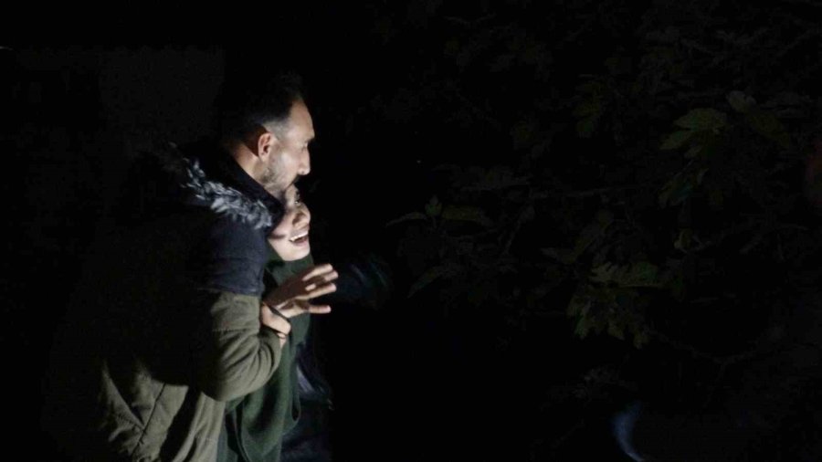 Genç Kadın Evde Silahla Göğsünden Vurulmuş Halde Ölü Bulundu