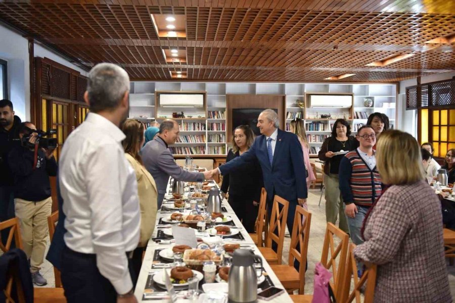 Kocagöz, Engelli Dernekleri Temsilcileriyle Buluştu