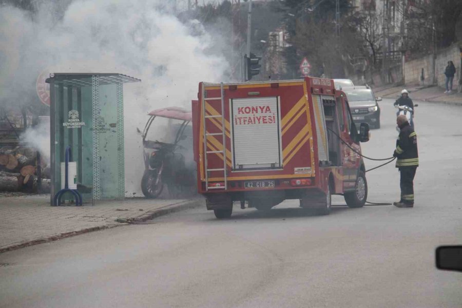 Elektrikli Üç Tekerlekli Motosiklet Alev Alev Yandı