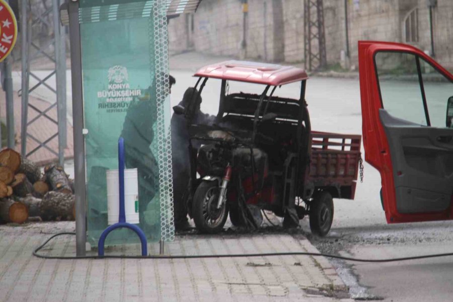 Elektrikli Üç Tekerlekli Motosiklet Alev Alev Yandı