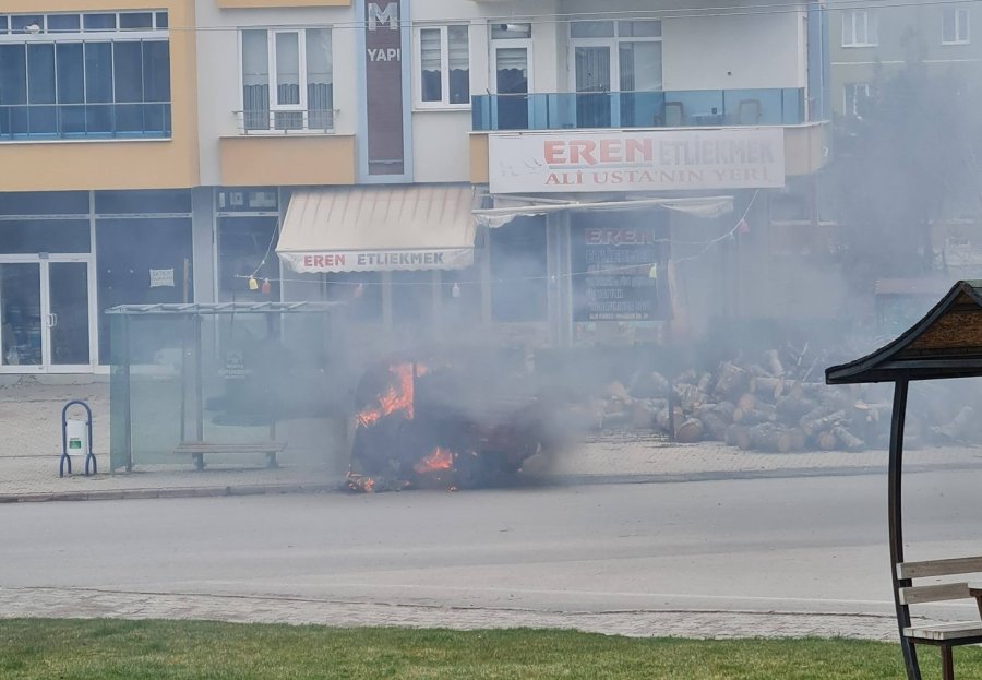 Elektrikli Üç Tekerlekli Motosiklet Alev Alev Yandı