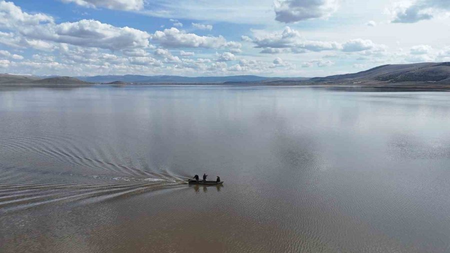 Çavuşçu Gölü Çatlamış Topraktan Göl Görünümüne Kavuşmaya Başladı