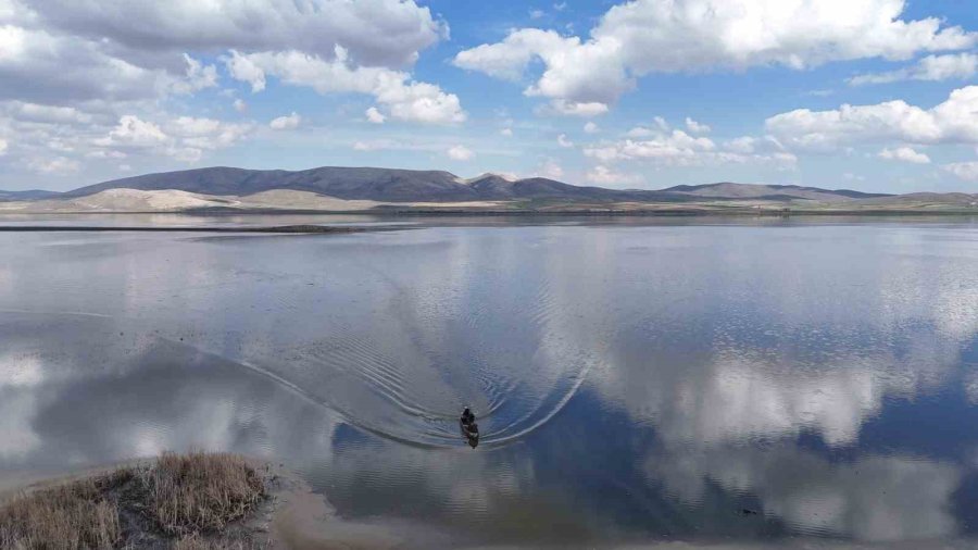 Çavuşçu Gölü Çatlamış Topraktan Göl Görünümüne Kavuşmaya Başladı
