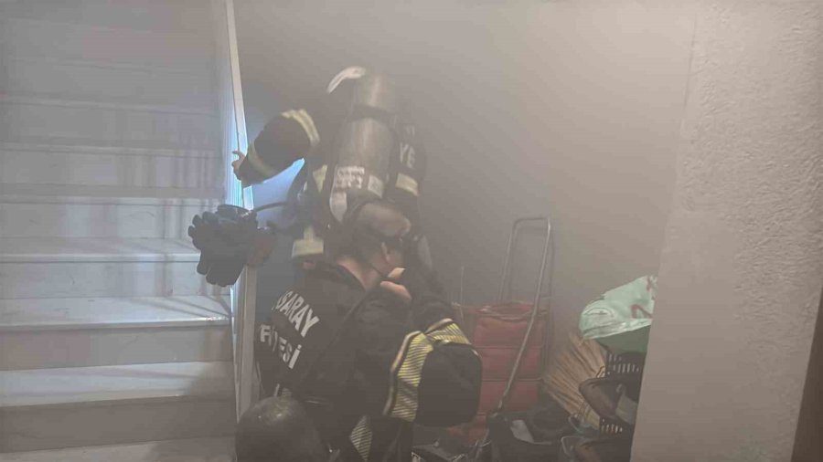 Aksaray’da Apartmanda Yangın Paniği: 6 Kişi Dumandan Etkilendi