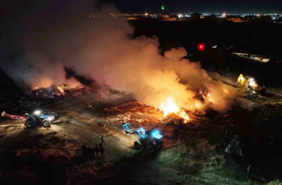 Aksaray’da Tonlarca Saman Balyası Alev Alev Yandı: O Anlar Dron Kamerasında