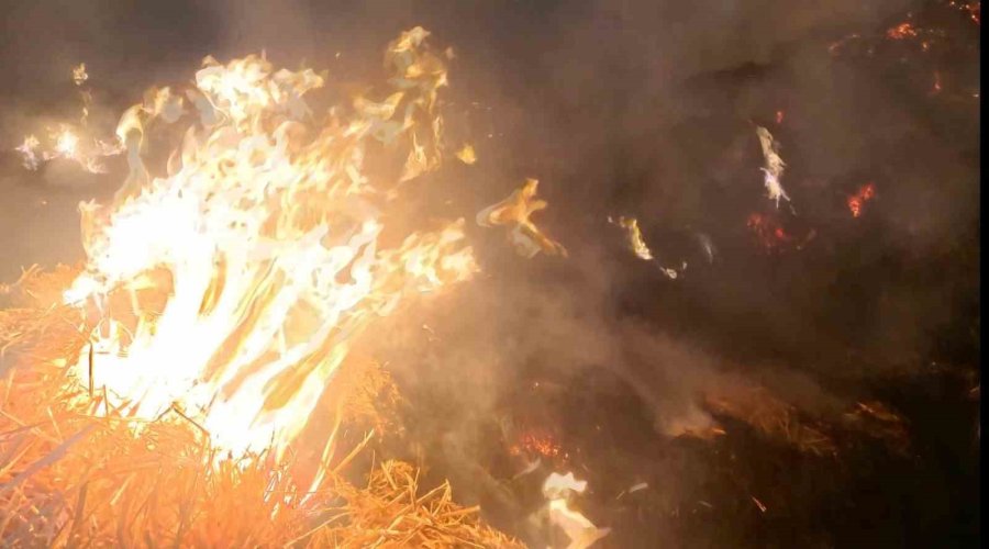 Aksaray’da Tonlarca Saman Balyası Alev Alev Yandı: O Anlar Dron Kamerasında