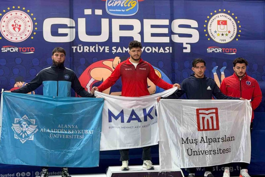 Alkü’lü Öğrenci Güreş Şampiyonasından Madalyayla Döndü