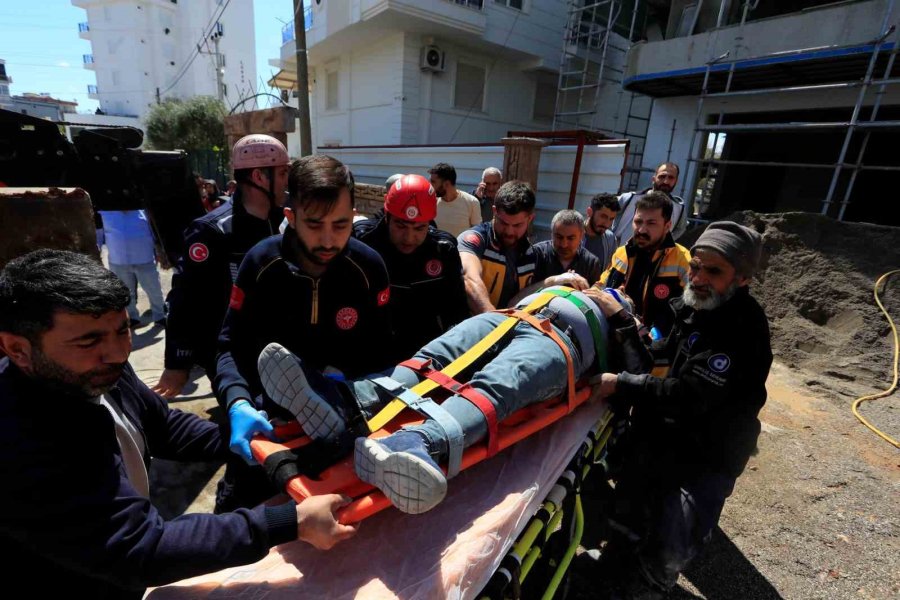 Demir İskeleden Düşen İnşaat İşçisi Yaralandı