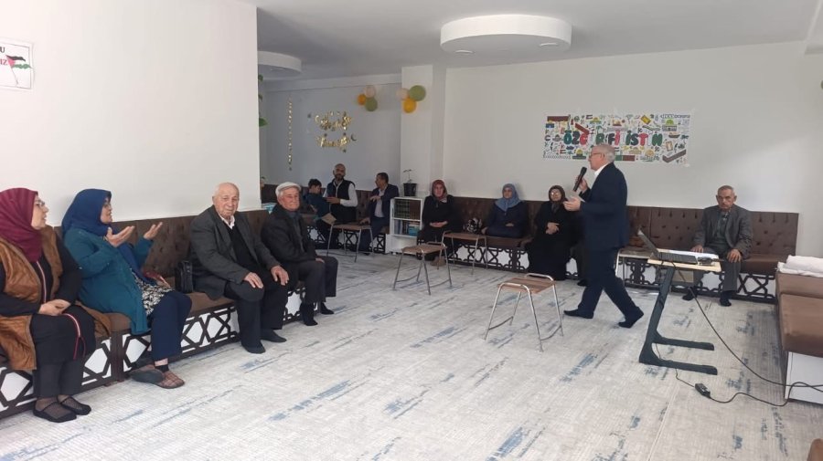 Kutsal Yolculuk Öncesi Hacı Adaylarına Eğitim