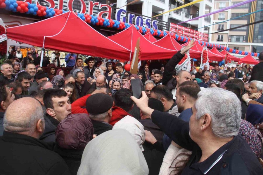Konya’da Ucuz Televizyon İzdihamı