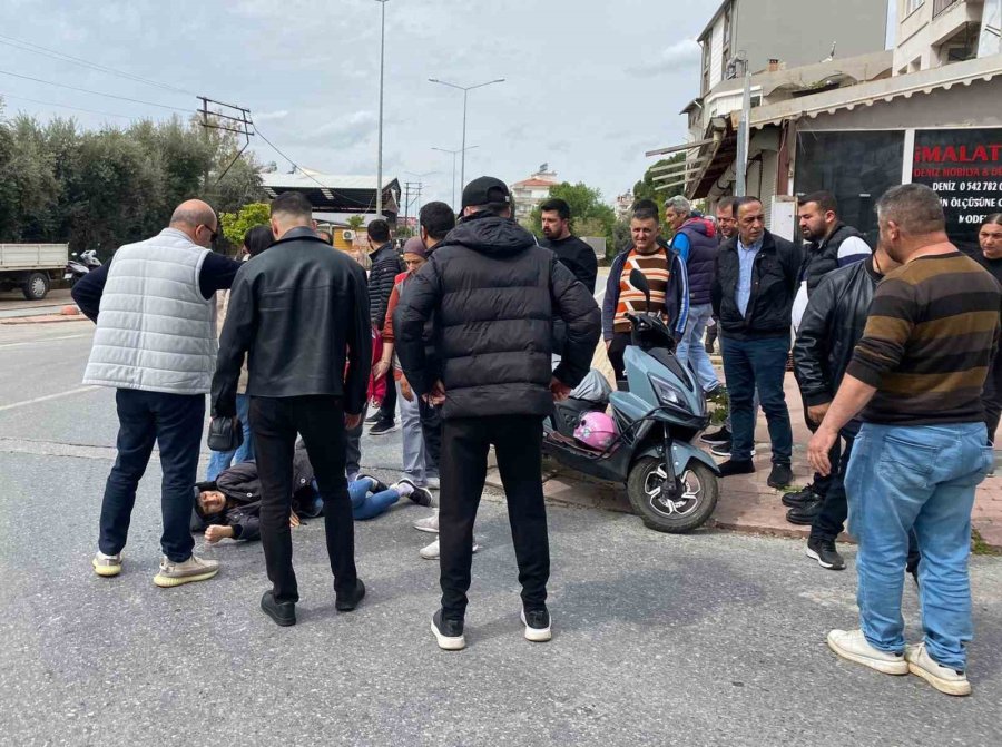 Annesini Kazada Yaralayıp Kaçan Sürücüyü, Gözyaşlarıyla Babasına Şikayet Etti