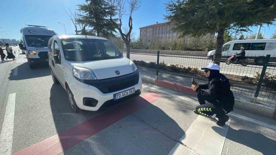 Hafif Ticari Aracın Çarptığı Hemşirelik Bölümü Öğrencisi Genç Kız Yaralandı