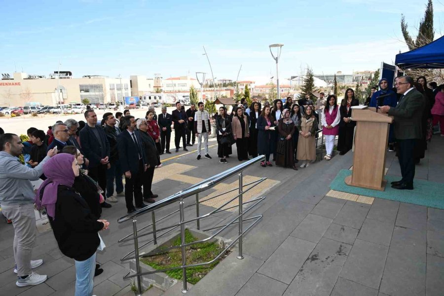 Kütüphane Haftası’nda Kitap Tutkunları Ödüllendirildi