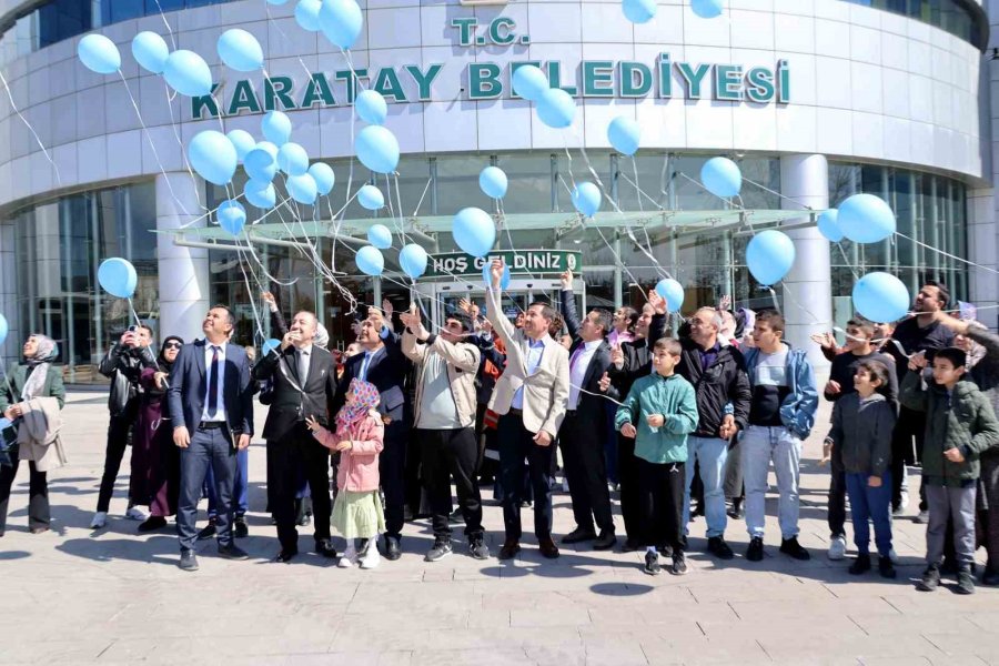 Karatay’da Mavi Balonlar Gökyüzüne Bırakıldı
