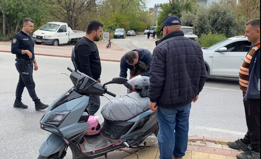 Annesini Kazada Yaralayıp Kaçan Sürücüyü, Gözyaşlarıyla Babasına Şikayet Etti