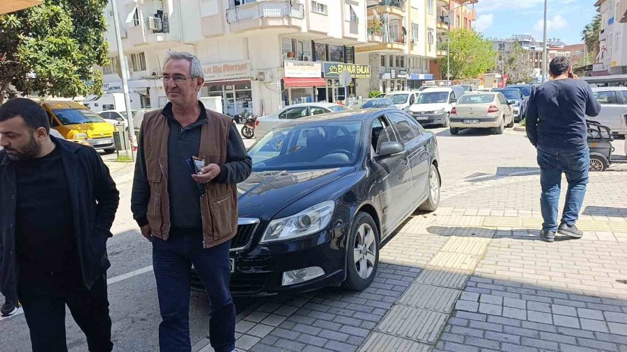 Manavgat’ta Otomobiller Çarpıştı: 1 Yaralı