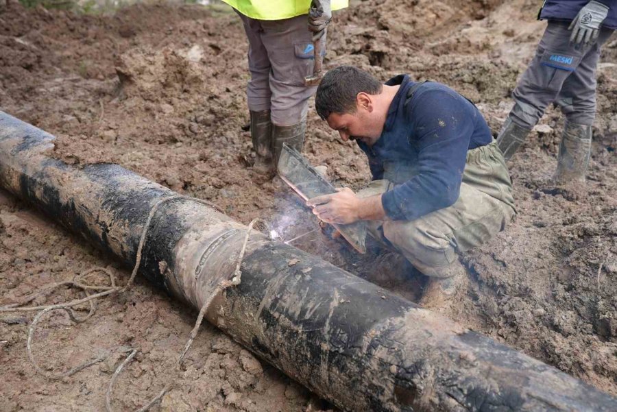 Mersin’de Heyelan Bölgesinde Hasar Gören İçme Suyu Hattı Onarıldı