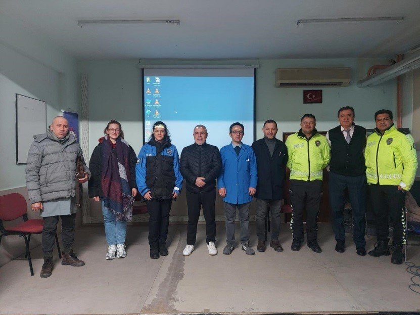 Niğde’de 711 Öğrenciye Güvenlik Ve Bilinçlendirme Eğitimi