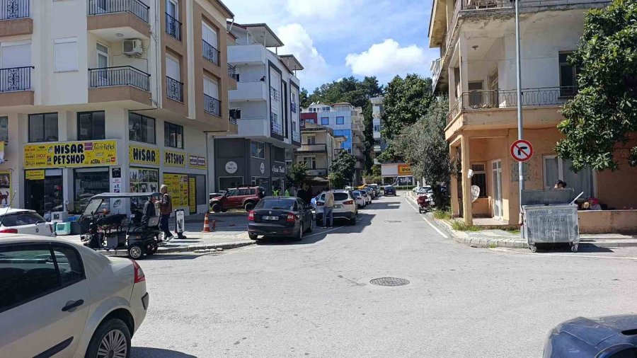 Manavgat’ta Otomobiller Çarpıştı: 1 Yaralı