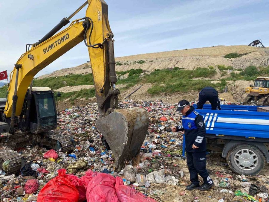 Mersin’de Sağlıksız Şekilde Taşınan Çiğ Köfte Kolilerine El Konuldu