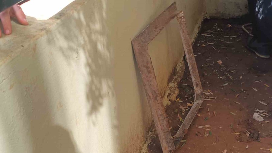 Foseptik Çukuruna Düşen 10 Yaşındaki Çocuk Operasyonla Kurtarıldı