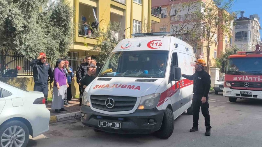 Foseptik Çukuruna Düşen 10 Yaşındaki Çocuk Operasyonla Kurtarıldı