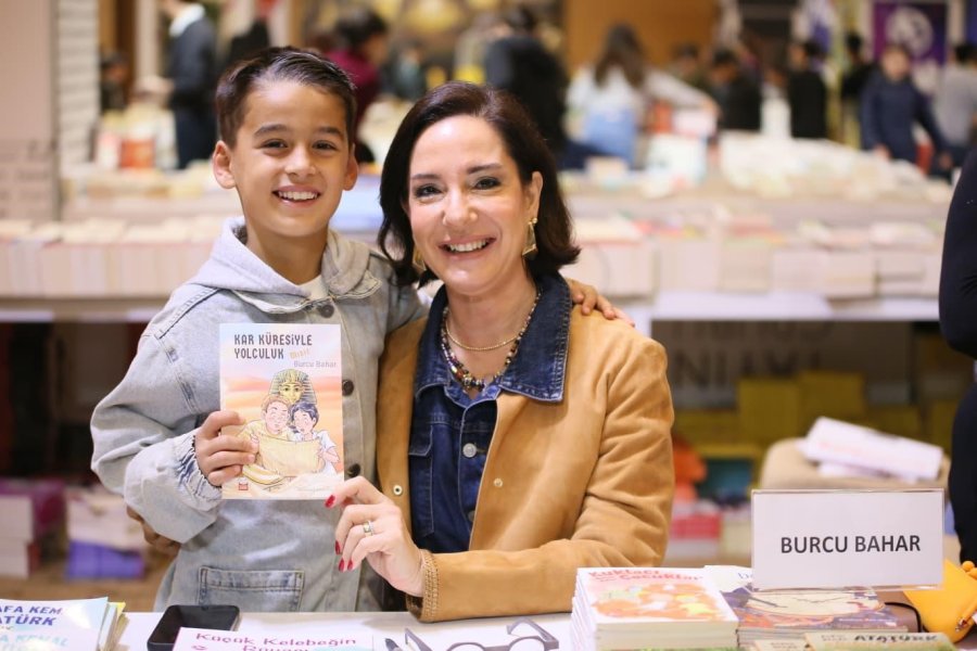 Kepez Kitap Fuarı Kitapseverlerin Akınına Uğruyor