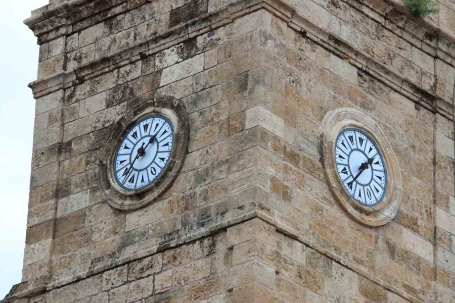 Antalya’da Tarihi Saat Kulesi’nde Zaman Bir Kez Daha Durdu