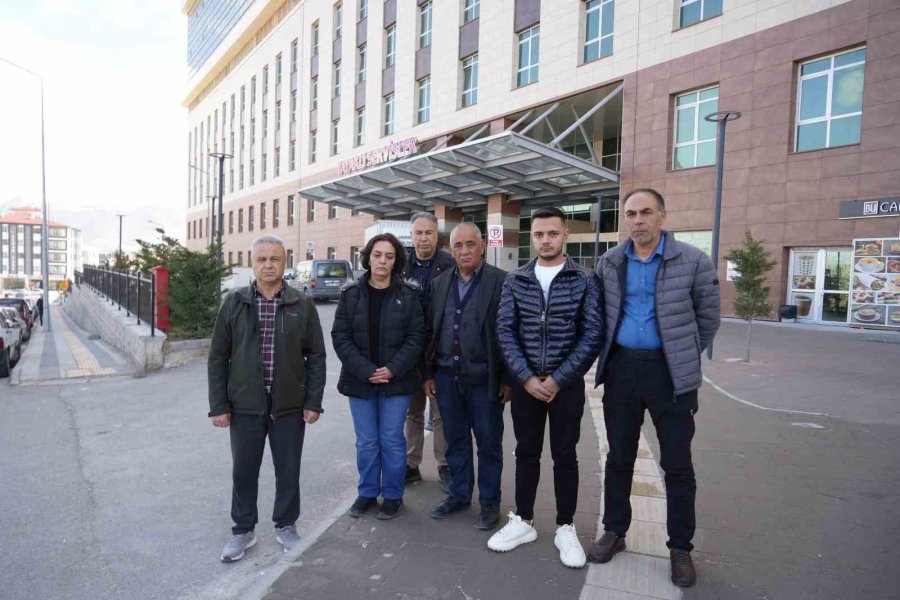 Yaya Geçidinde Minibüs Çarpan Ayteş’in Ailesi Adalet İstiyor