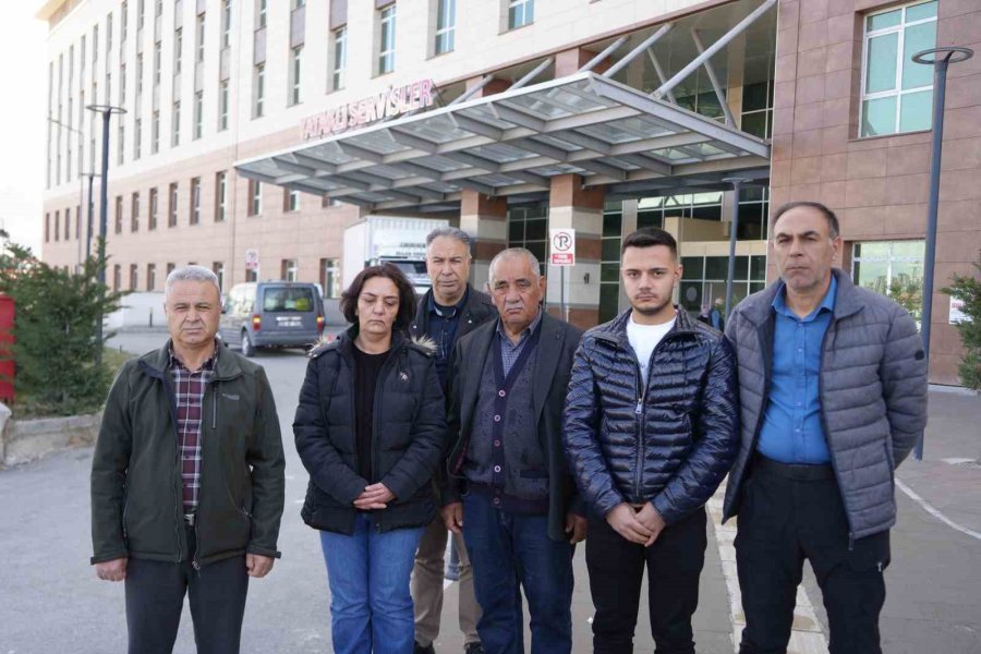 Yaya Geçidinde Minibüs Çarpan Ayteş’in Ailesi Adalet İstiyor