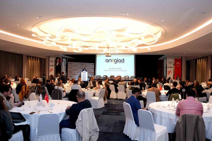 Antgiad Başkanı Ercan Yavaş: "barış Varsa Turizm Vardır"