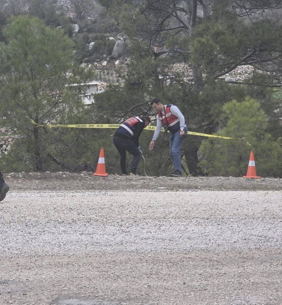 Antalya’da Atv Dereye Uçtu, Yaşlı Adam Hayatını Kaybetti