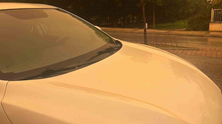 Antalya Semaları Kahverengiye Büründü Sahra Çölü Üzerinden Gelen Toz Taşınımı Çamur Olup Yağdı