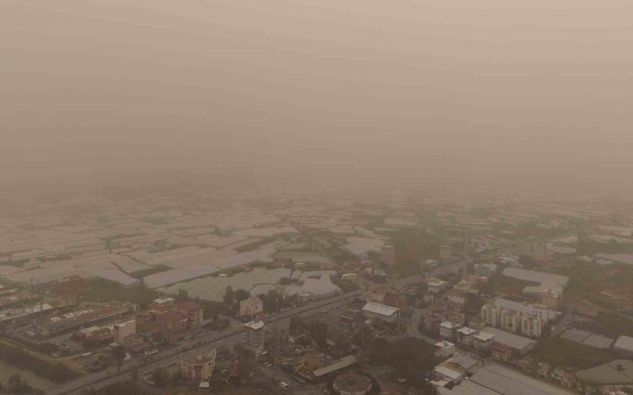 Mersin Ve İlçelerinde Toz Taşınımı Etkili Oldu