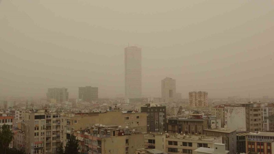Mersin Ve İlçelerinde Toz Taşınımı Etkili Oldu