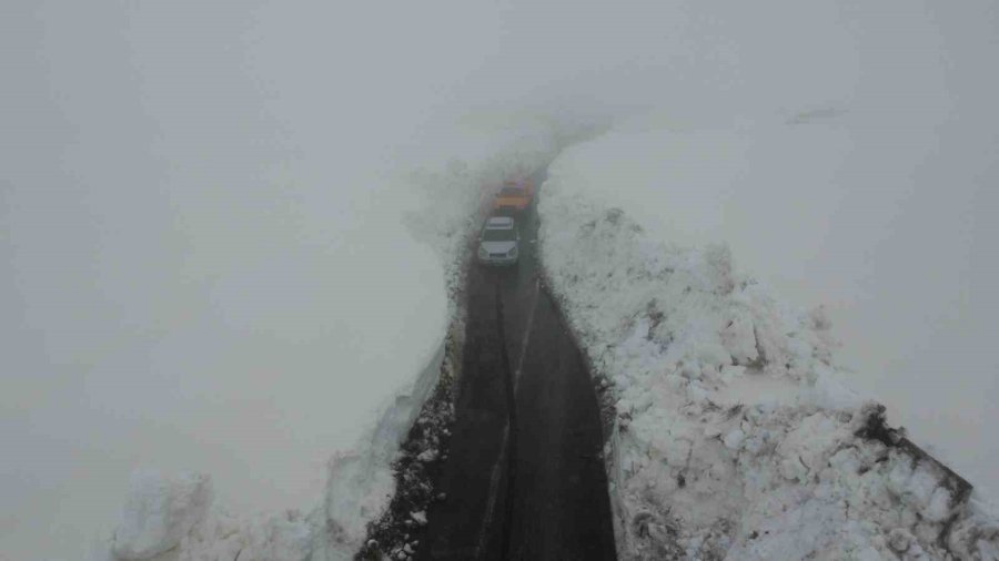 Burası Ne Van Ne Hakkari: Yaz Şehri Mersin’de Kar 2 Metreyi Aştı