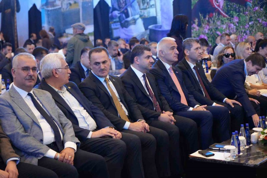 Bakan Ersoy: "akdeniz Bölgesi’nde 2002-2025 Yılları Arasında Yaklaşık 26,9 Milyar Liralık Kültür Ve Turizm Yatırımı Gerçekleştirildi"