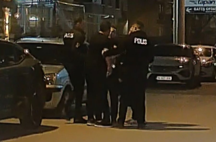 Aksaray Polisinin Elinde Keser Olan Adamla İmtihanı Kamerada