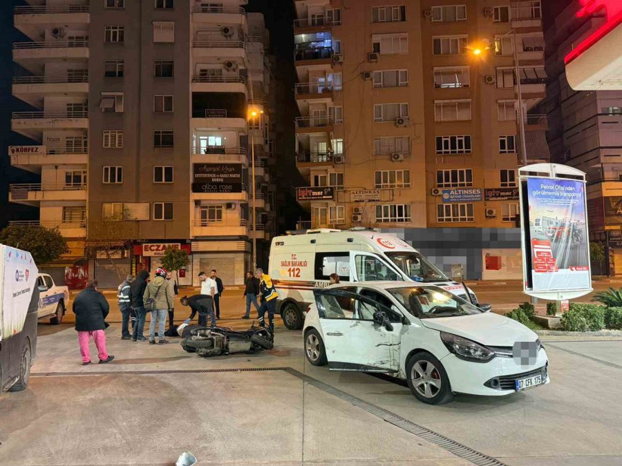 Muratpaşa’da Otomobil İle Motosiklet Çarpıştı: 1 Yaralı