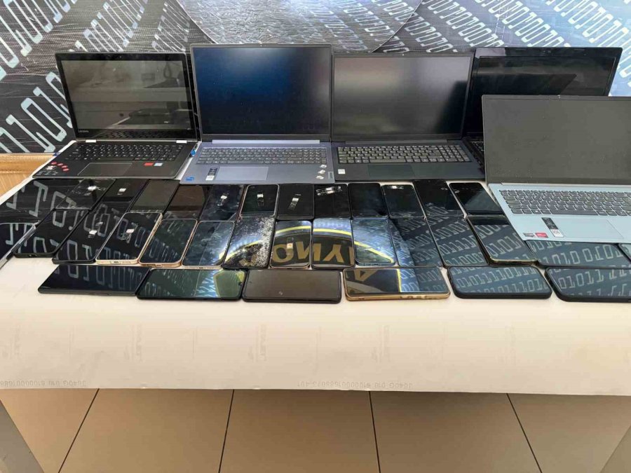 Doktoru 11 Milyon Lira Dolandıran Şebekenin 28,6 Milyarlık İşlem Hacmi Ortaya Çıktı