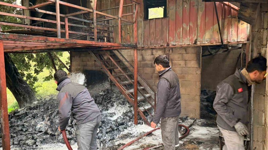 Alanya’da Müstakil Ev Yangını Korkuttu