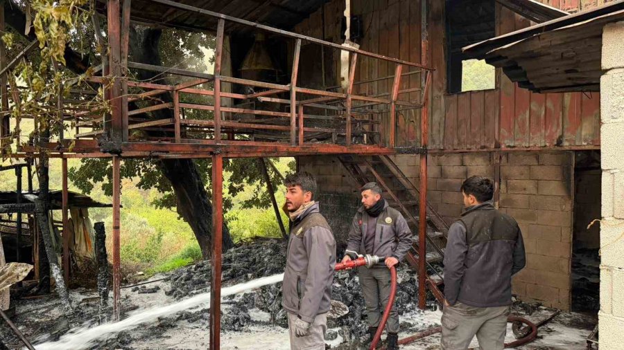 Alanya’da Müstakil Ev Yangını Korkuttu